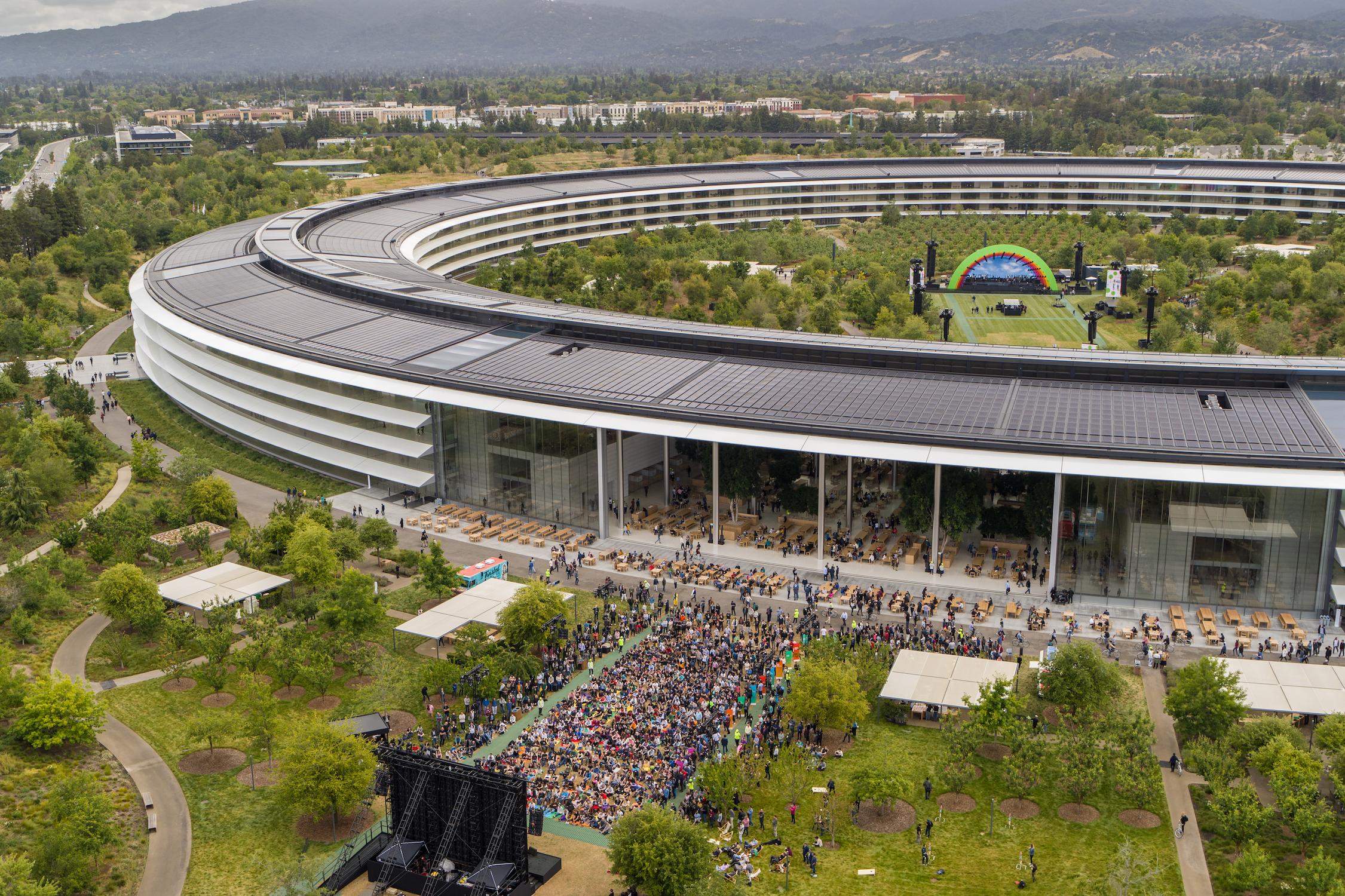 Caffè Macs dining hall at Apple Park